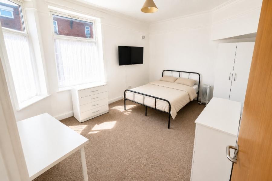 Room St Ives Road in Manchester