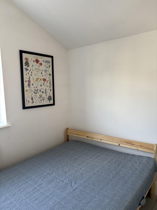 Room Bruce Castle Road in Greater London