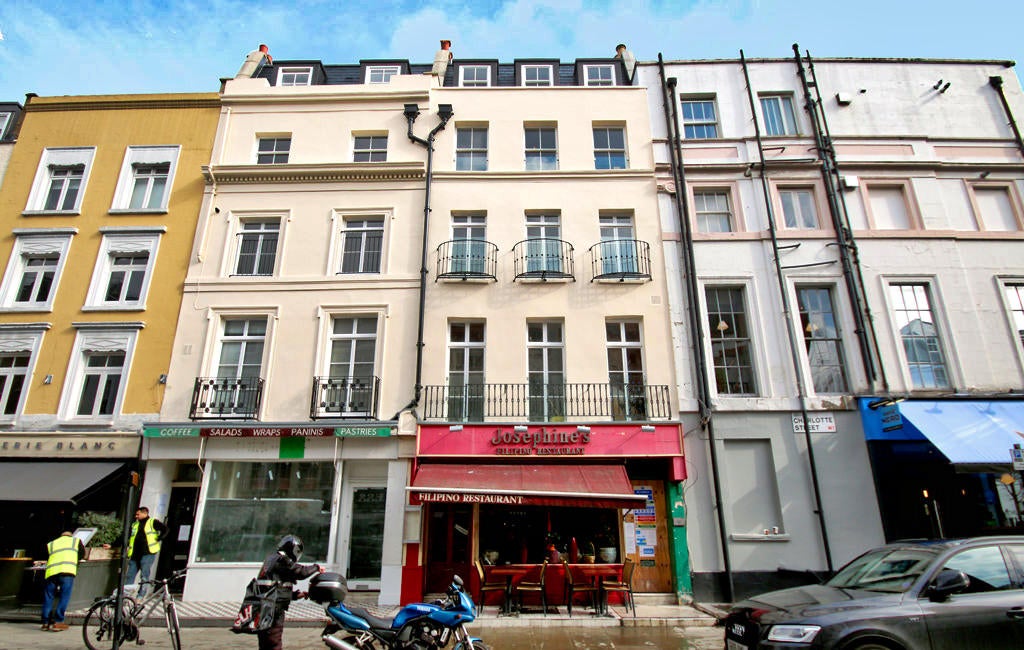 Flat Charlotte Street in Greater London