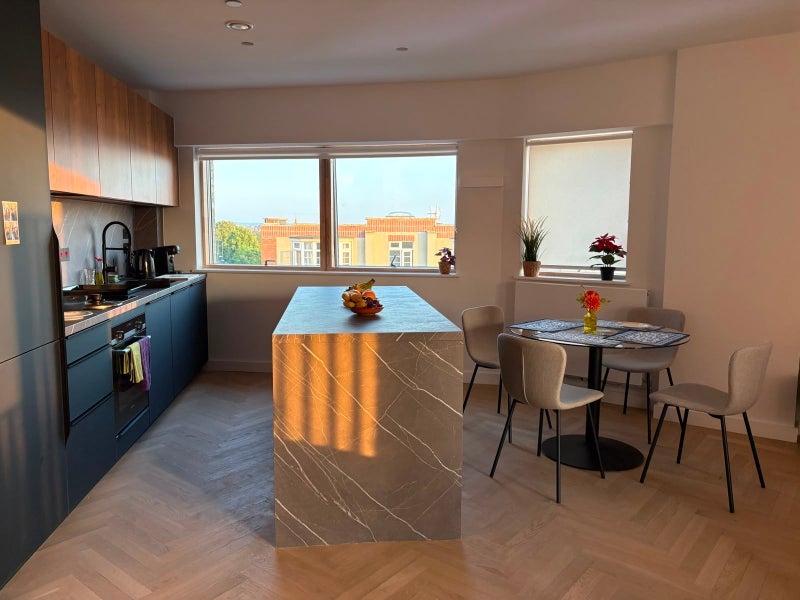 Room Rosebank Way in Greater London