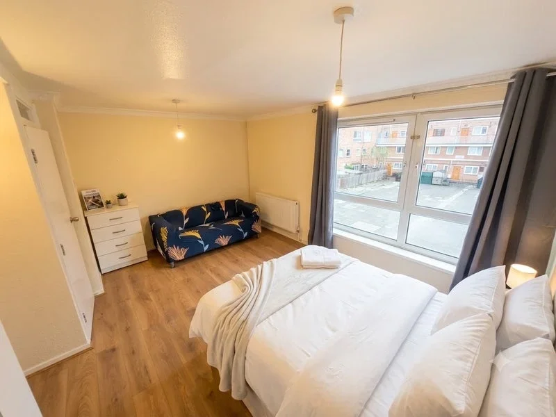 Room Wager Street in Greater London