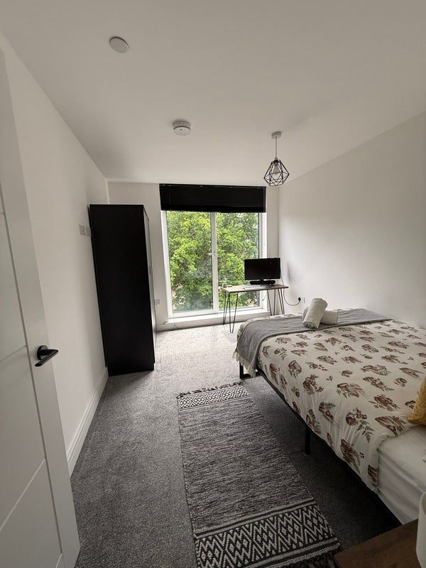 Room North Road in Poole