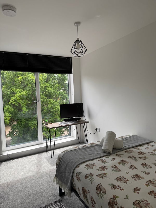 Room North Road in Poole