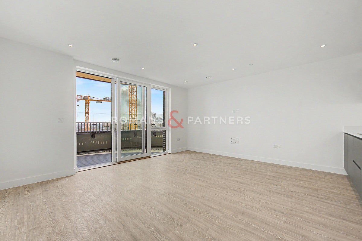 Flat Chequers Lane in Greater London