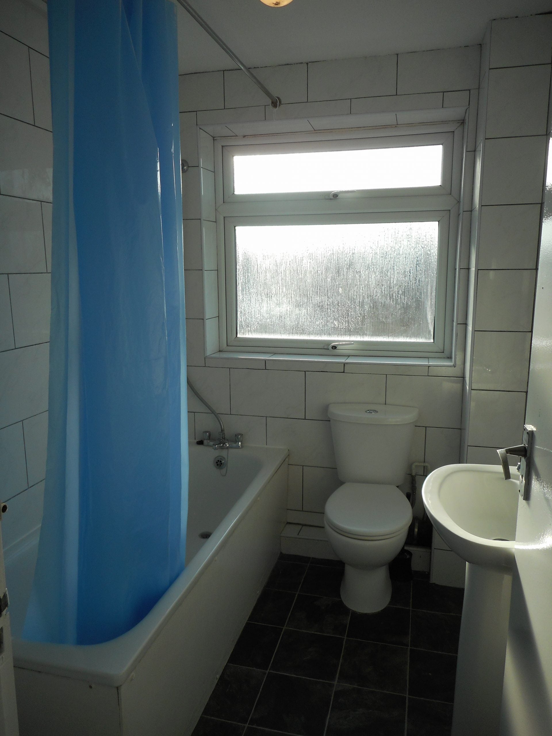 Flat Turner Road in Greater London