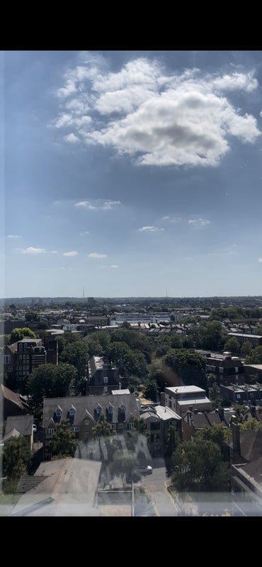 Flat Courland Grove in Greater London