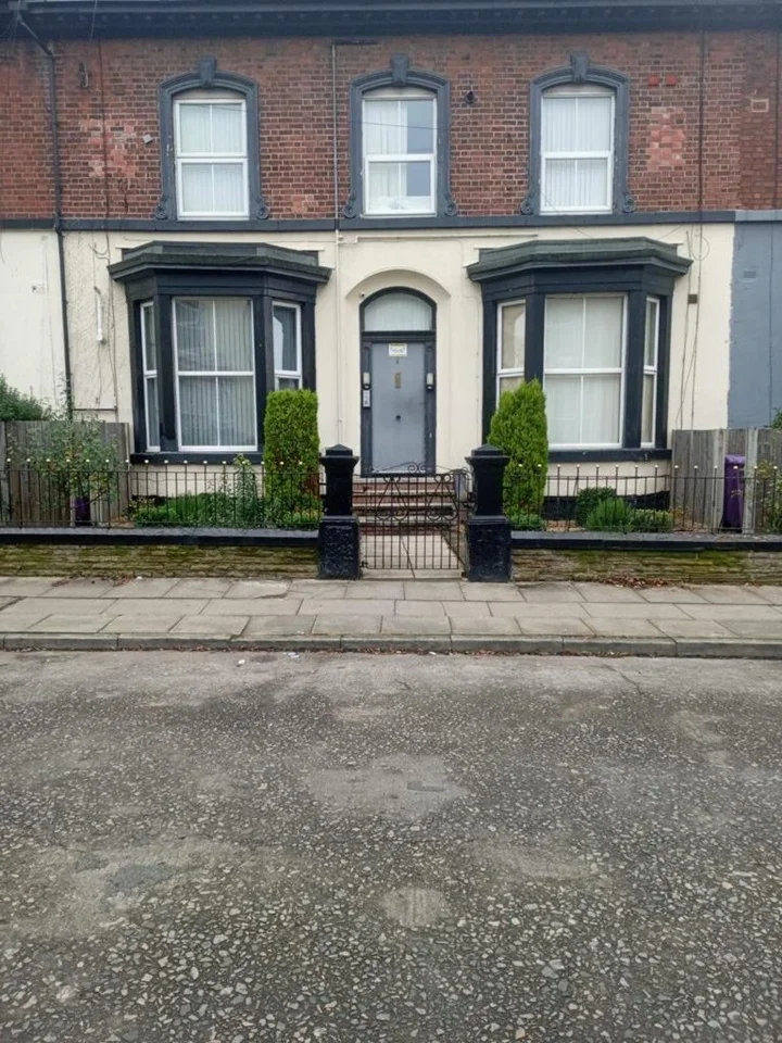 Flat Radstock Road in Liverpool