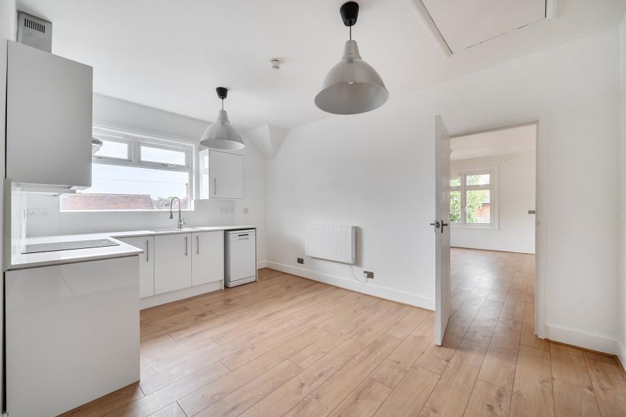 Flat Furze Platt Road in Maidenhead