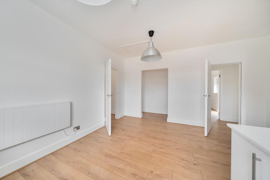 Flat Furze Platt Road in Maidenhead