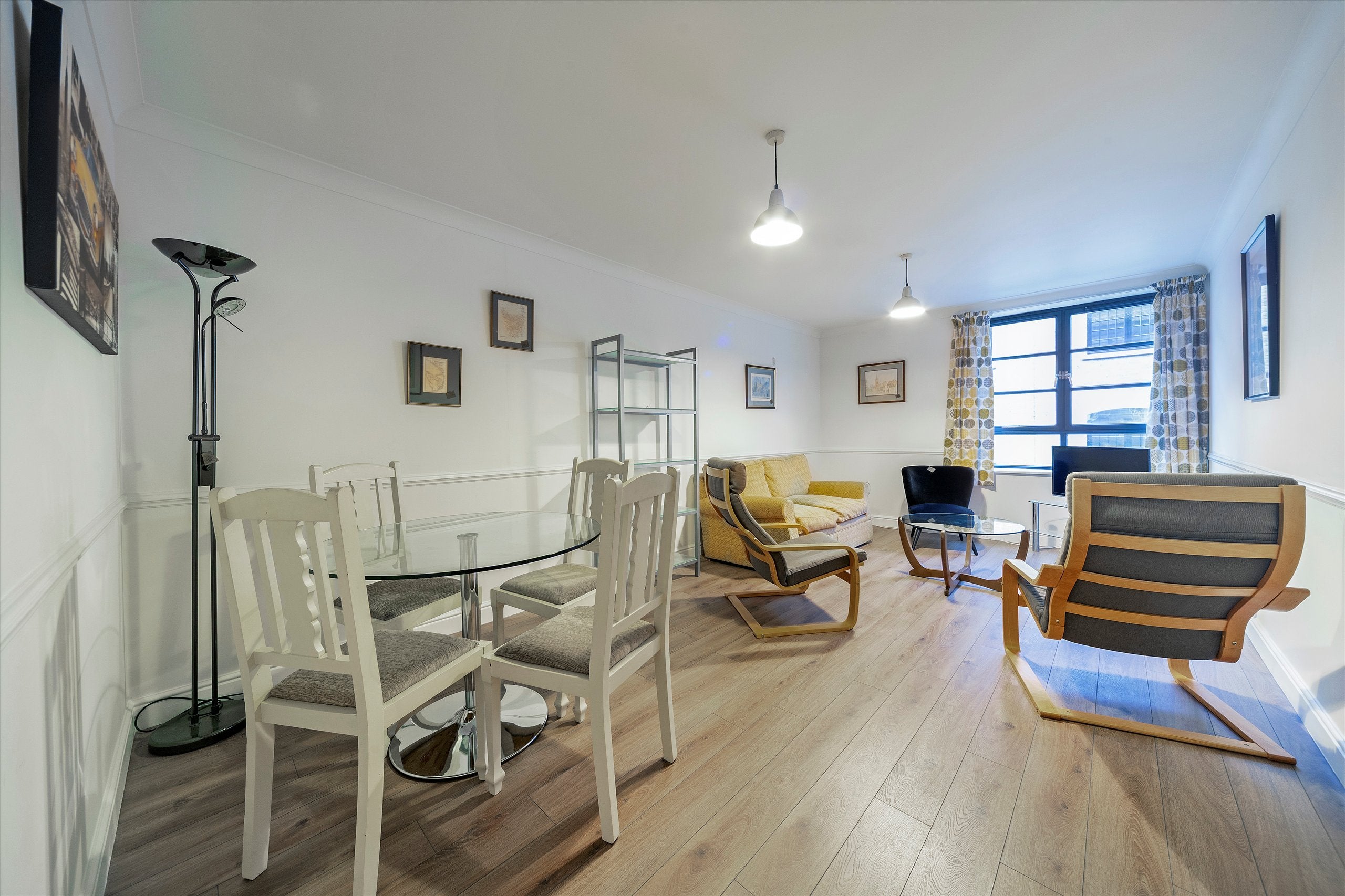 Flat Curlew Street in Greater London