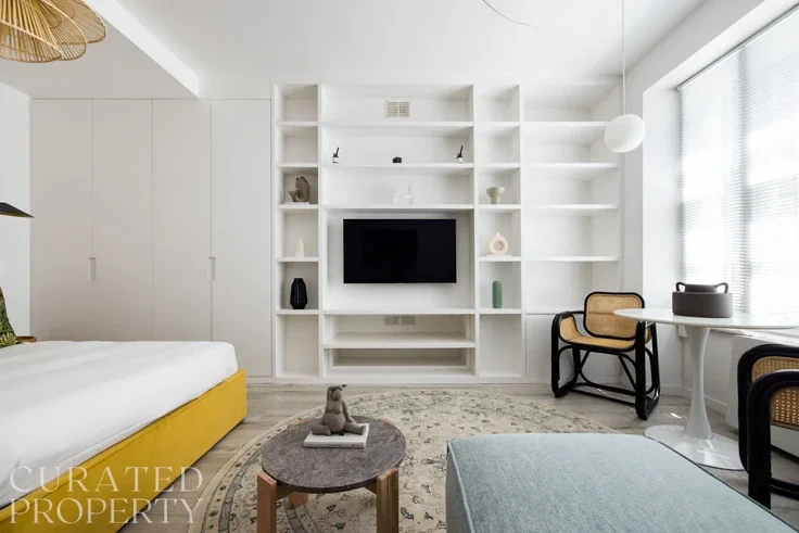 Room Hogarth Road in Greater London
