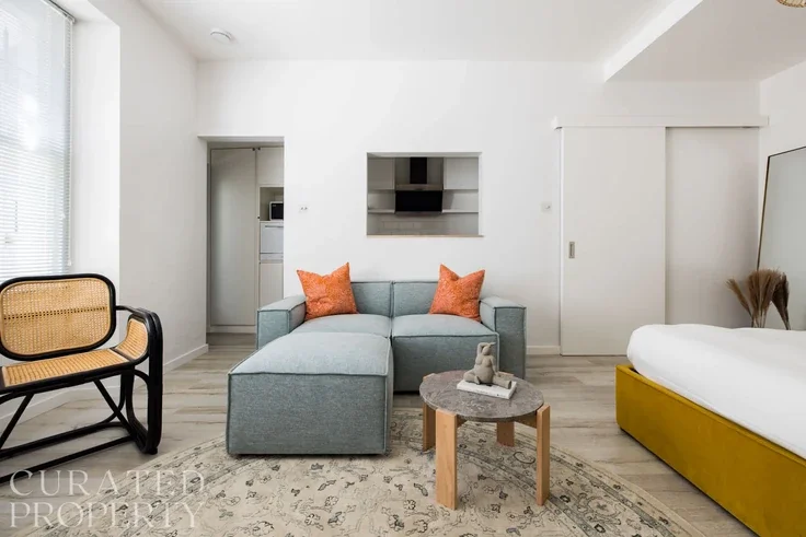 Room Hogarth Road in Greater London