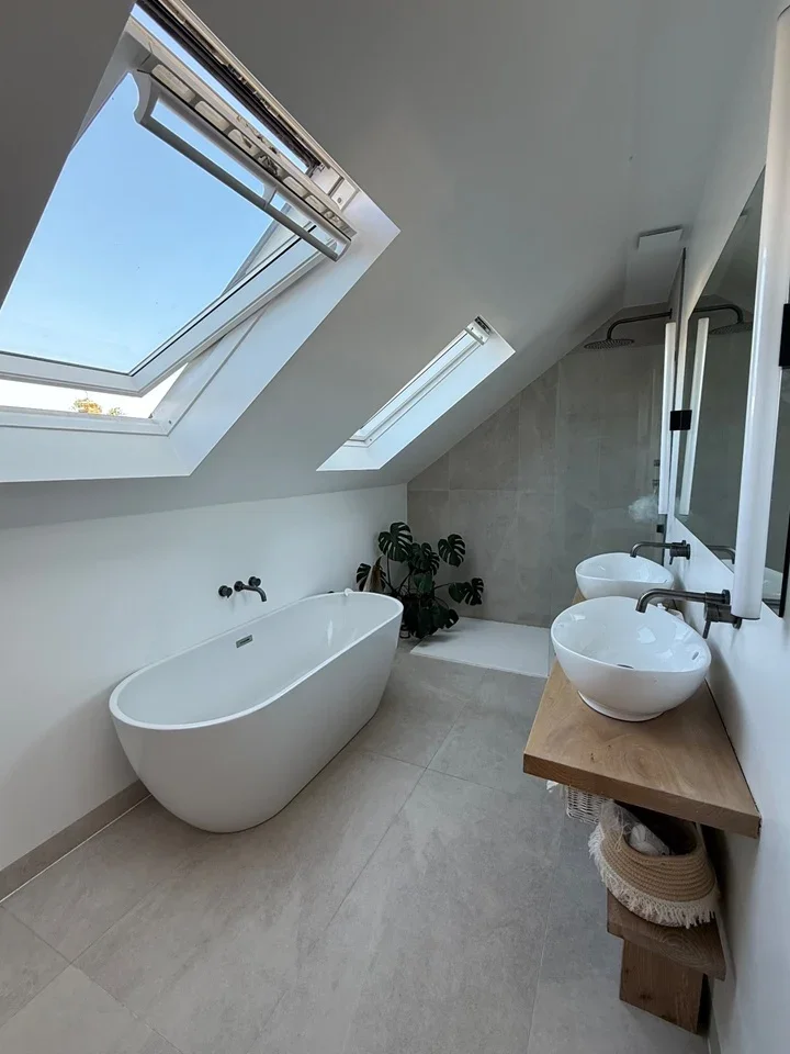 House Bassetts Way in Greater London