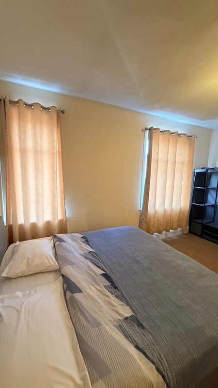 Room Bluestone Road in Manchester
