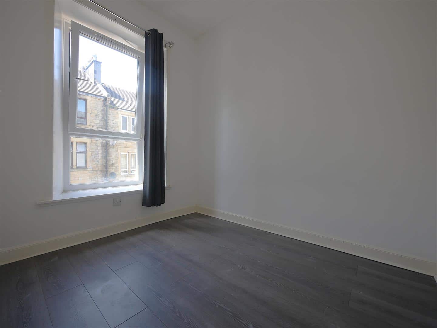 Flat Stewart Road in Falkirk