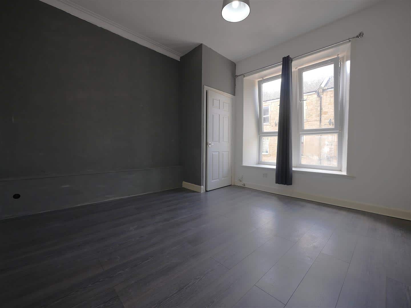 Flat Stewart Road in Falkirk