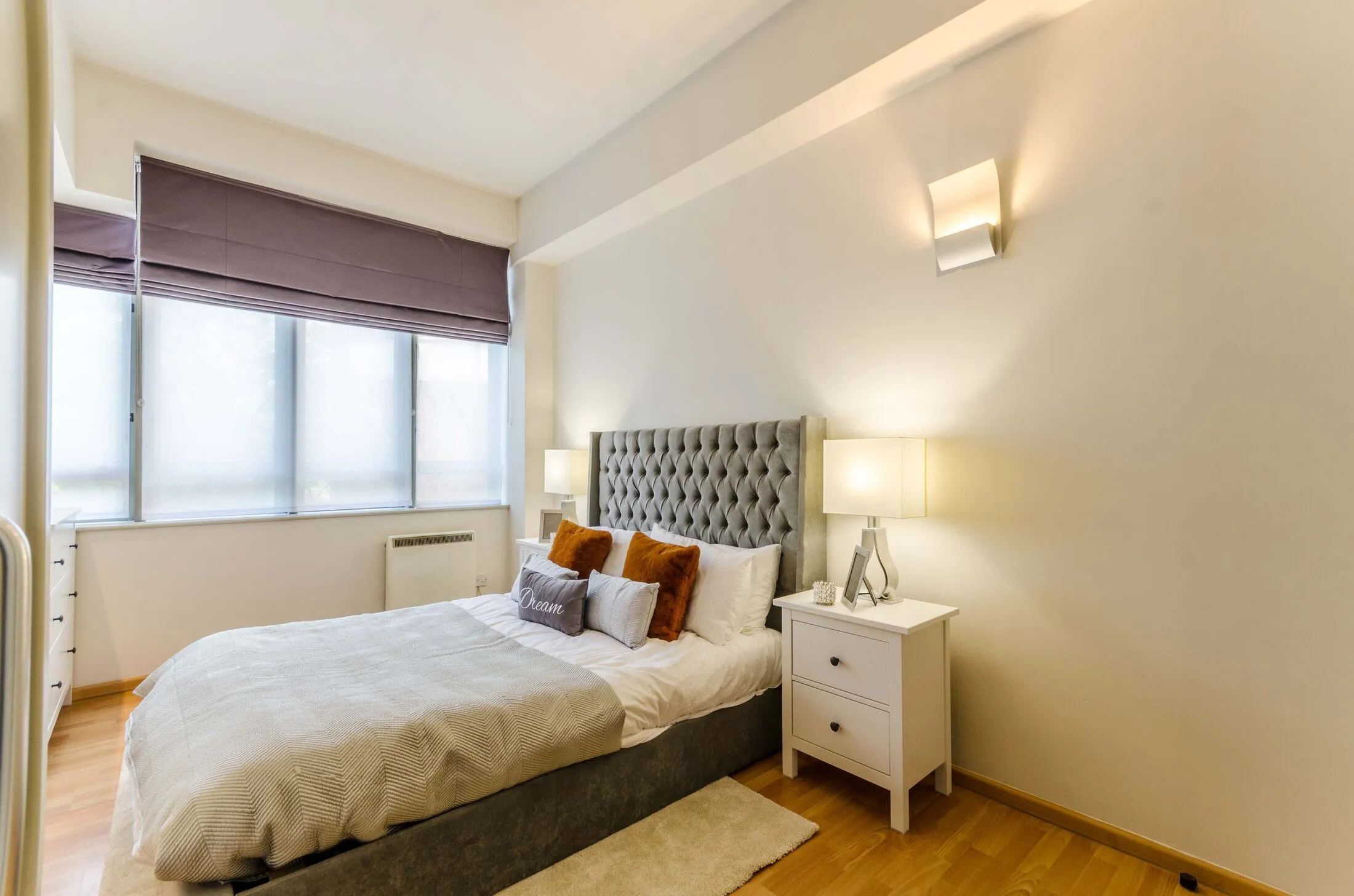 Flat Dingley Road in Greater London