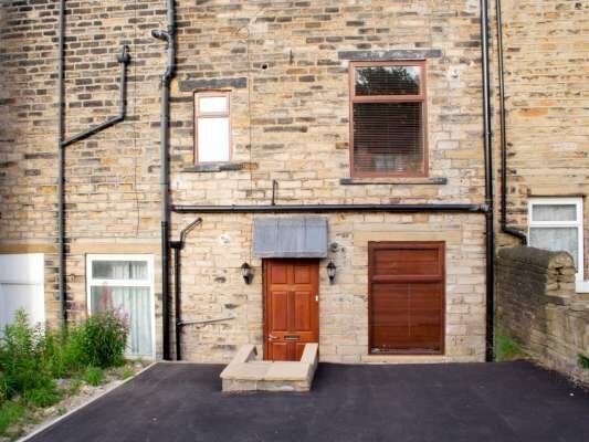 Flat Riley Street in Kirklees