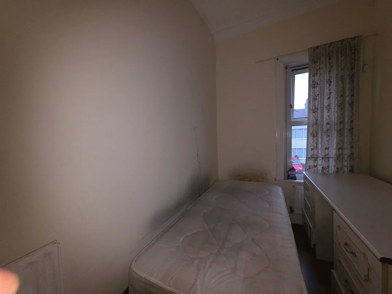 Flat Eastcote Lane in Greater London