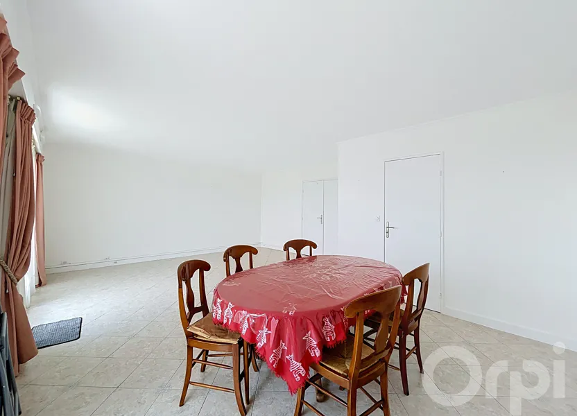 Flat Résidence le Parc in Maisons-Alfort