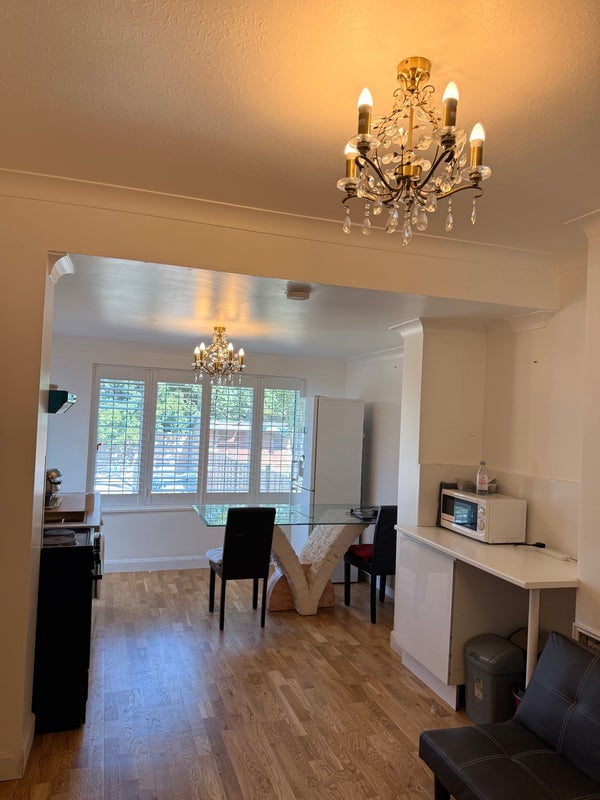 Room Marvels Lane in Greater London