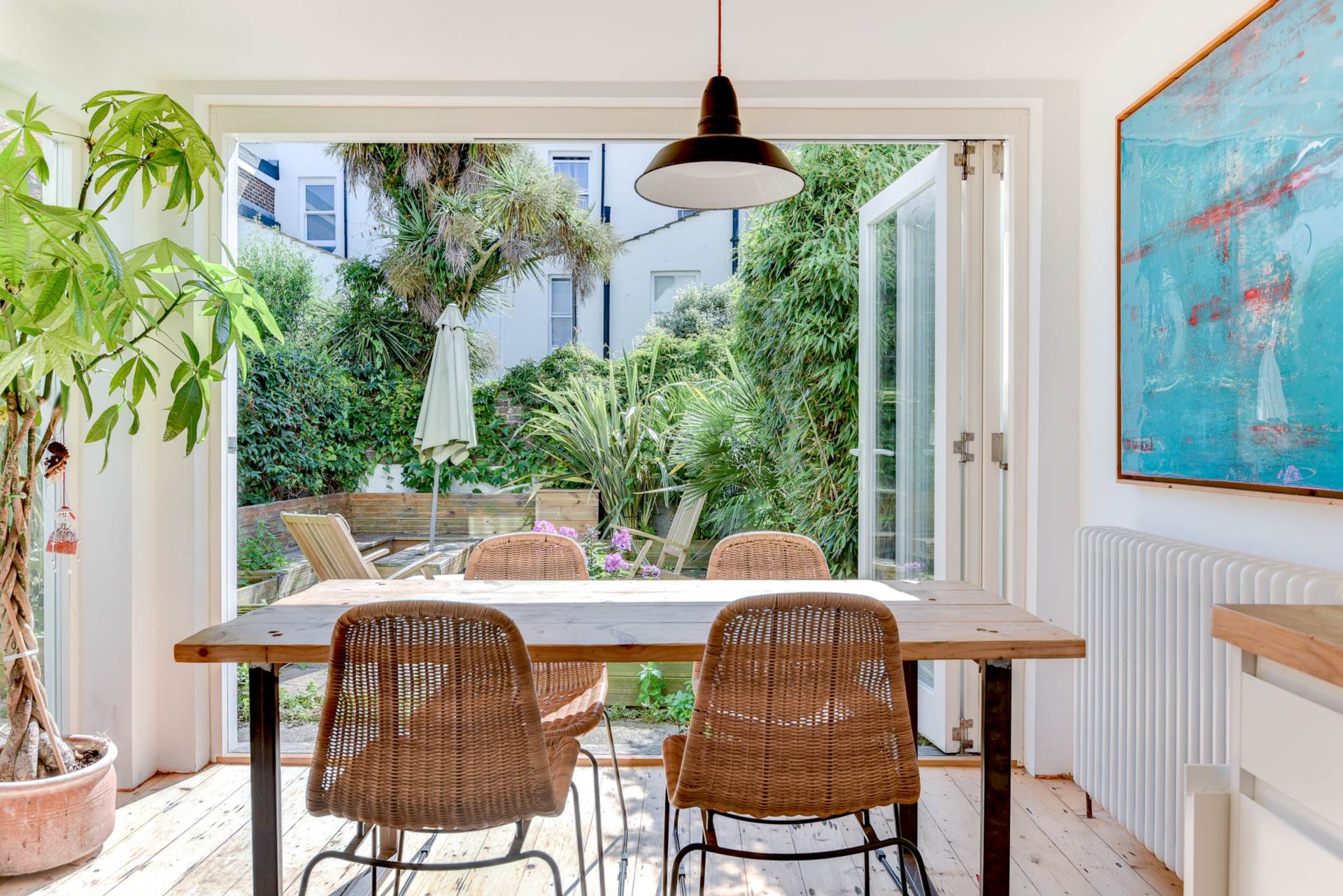 Flat Westbourne Gardens in Hove
