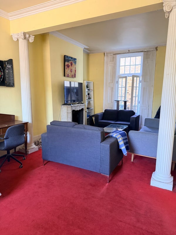 Room Theberton Street in Greater London