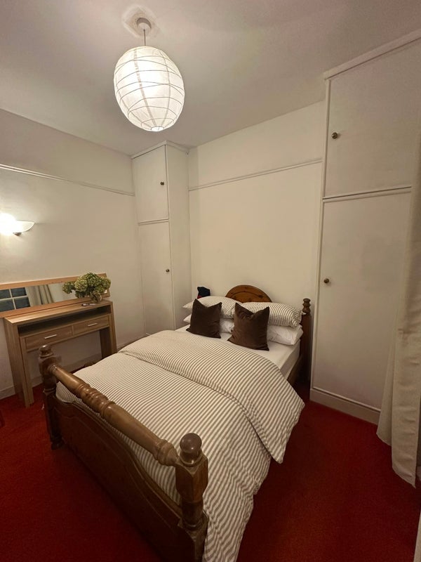 Room Theberton Street in Greater London
