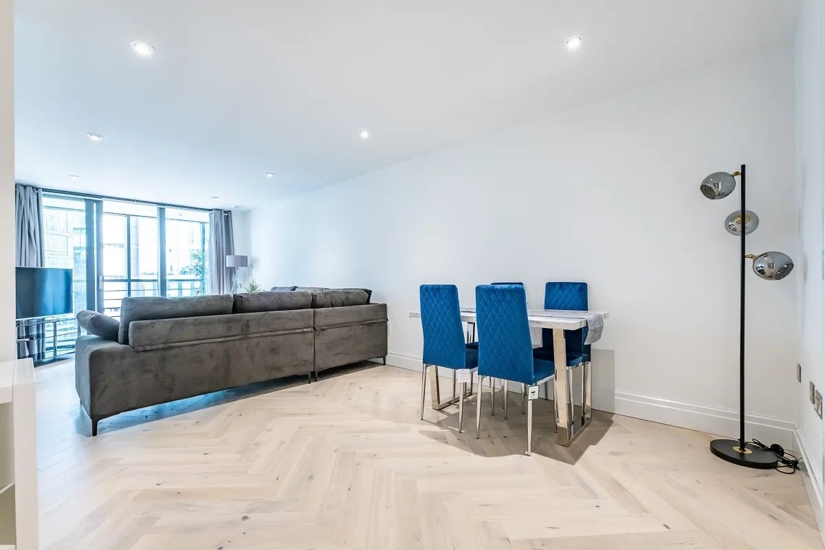 Flat Sheldon Square in City of Westminster