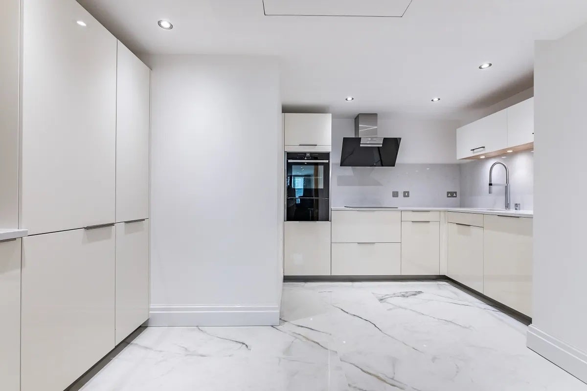 Flat Sheldon Square in City of Westminster