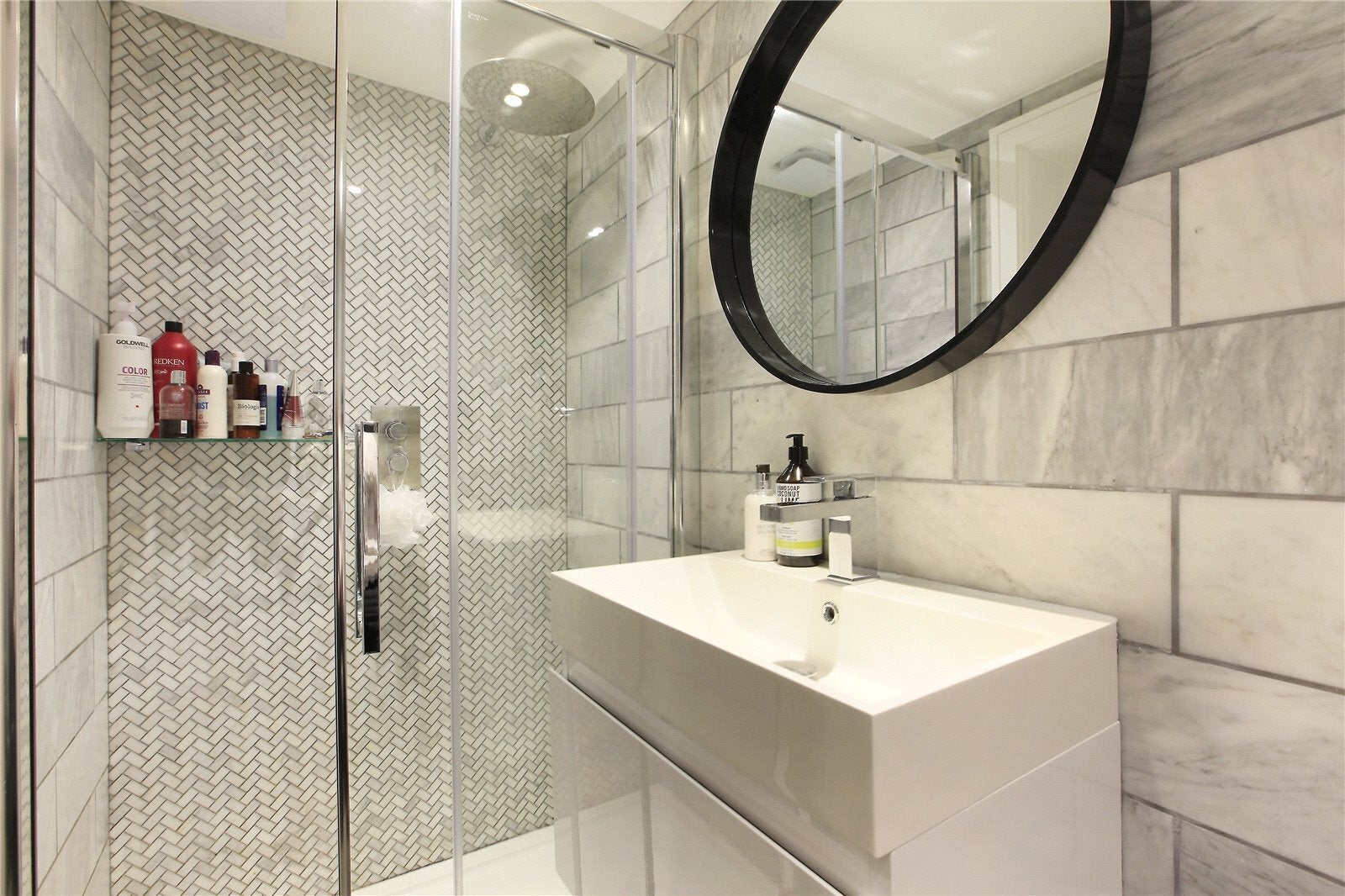 Flat Regis Place in Greater London