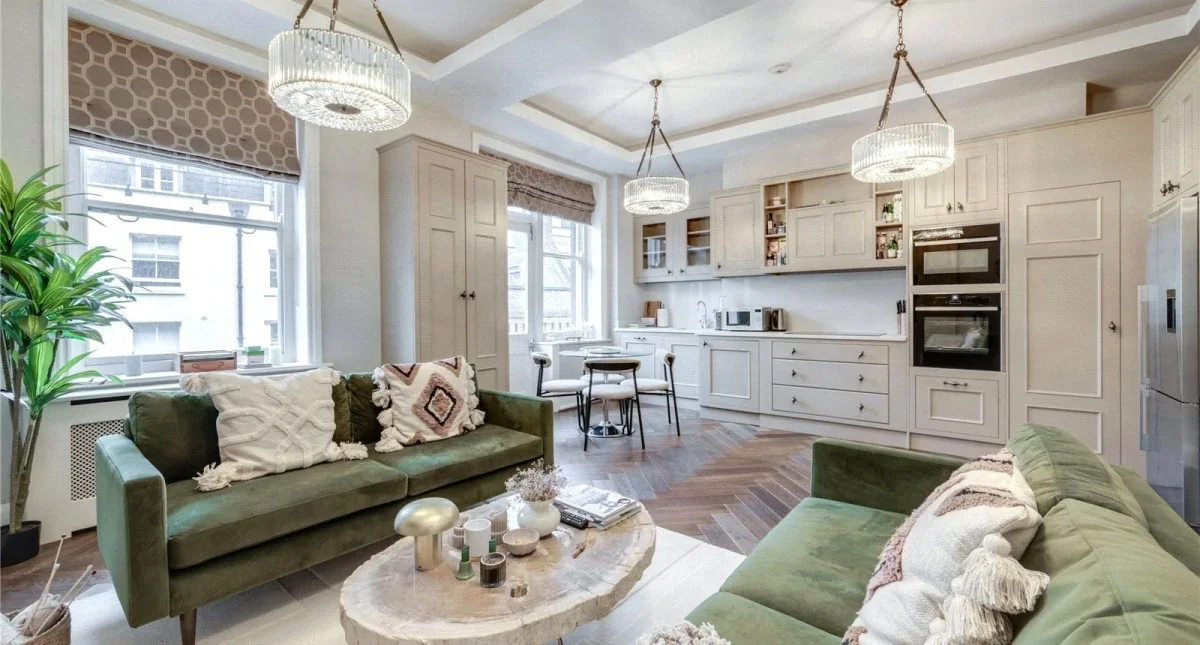 Flat Bedford Avenue in Greater London