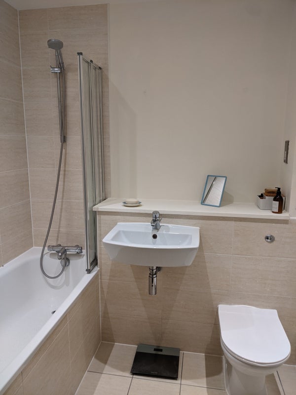 Flat Ecclesbourne Road in Greater London