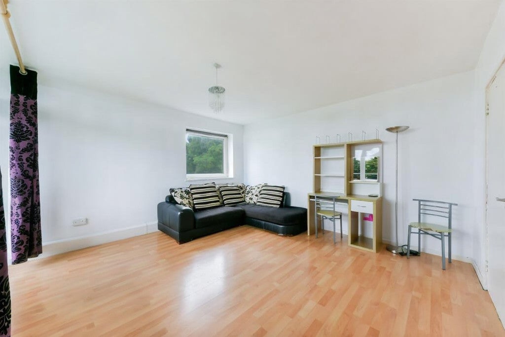 Flat Norley Vale in Greater London