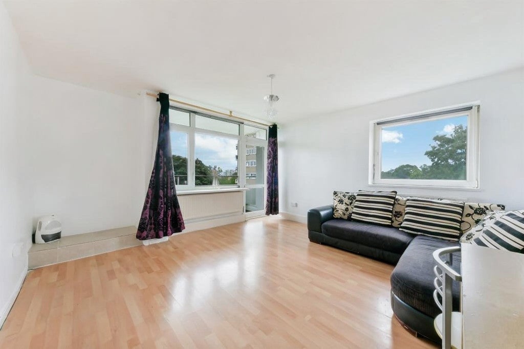 Flat Norley Vale in Greater London