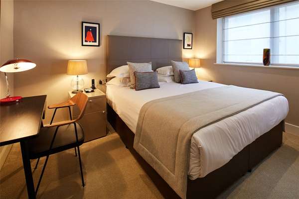 Flat Cheval Place in City of Westminster