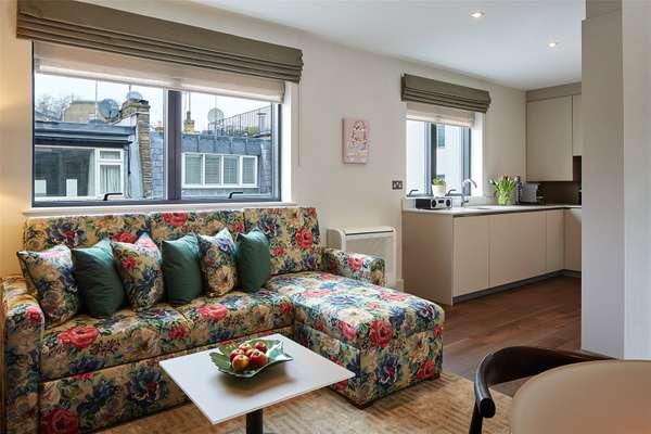 Flat Cheval Place in City of Westminster