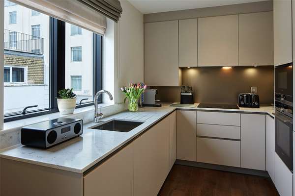 Flat Cheval Place in City of Westminster