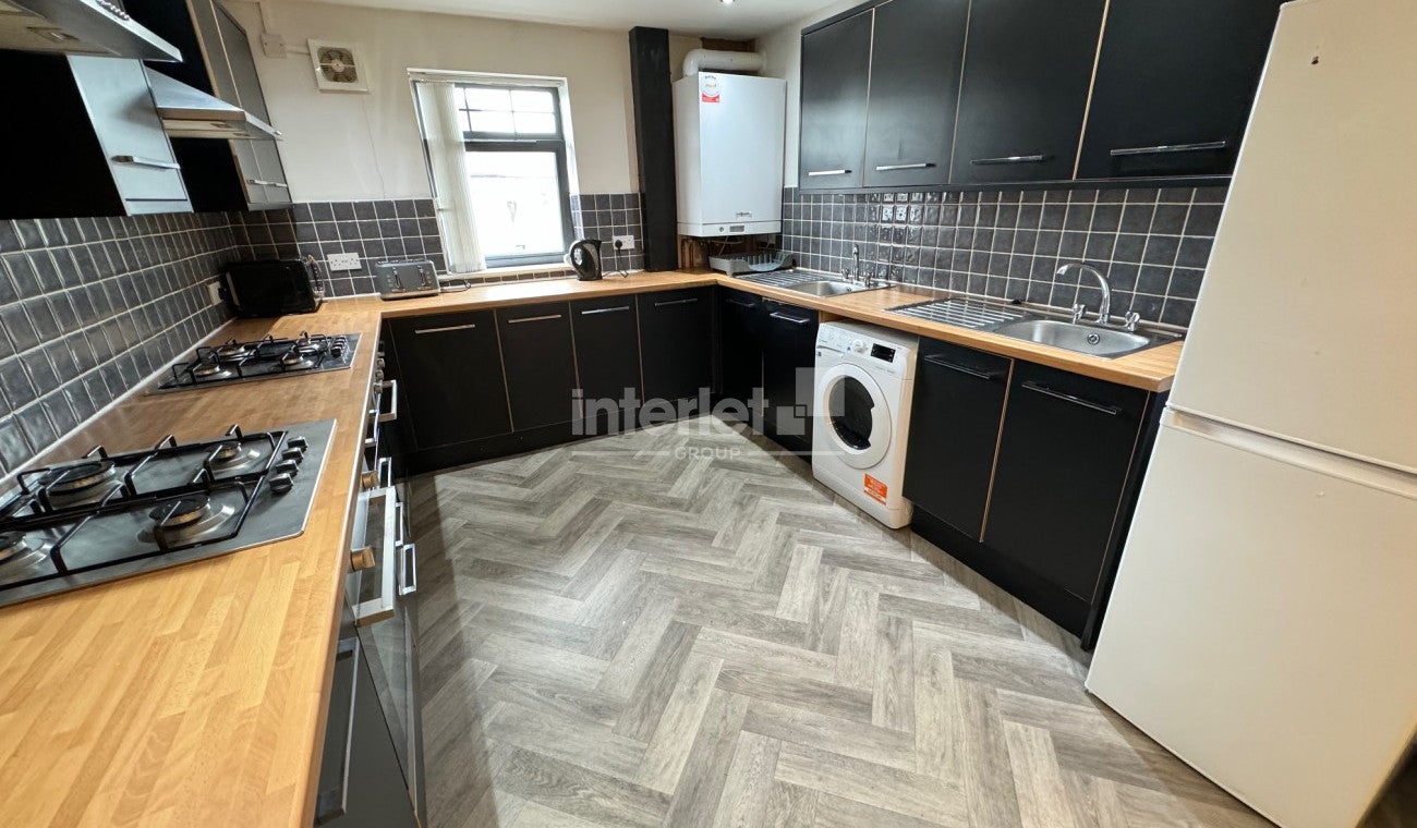 Flat Mundy Place in Cardiff