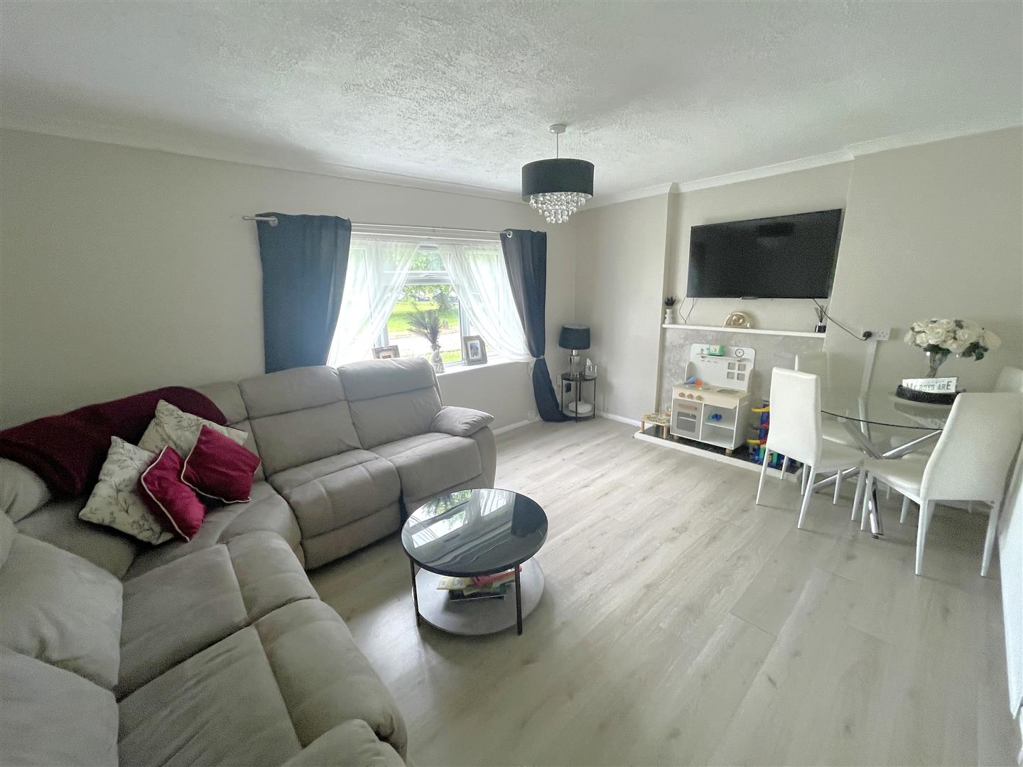 Flat Clevedon Square in Cheltenham