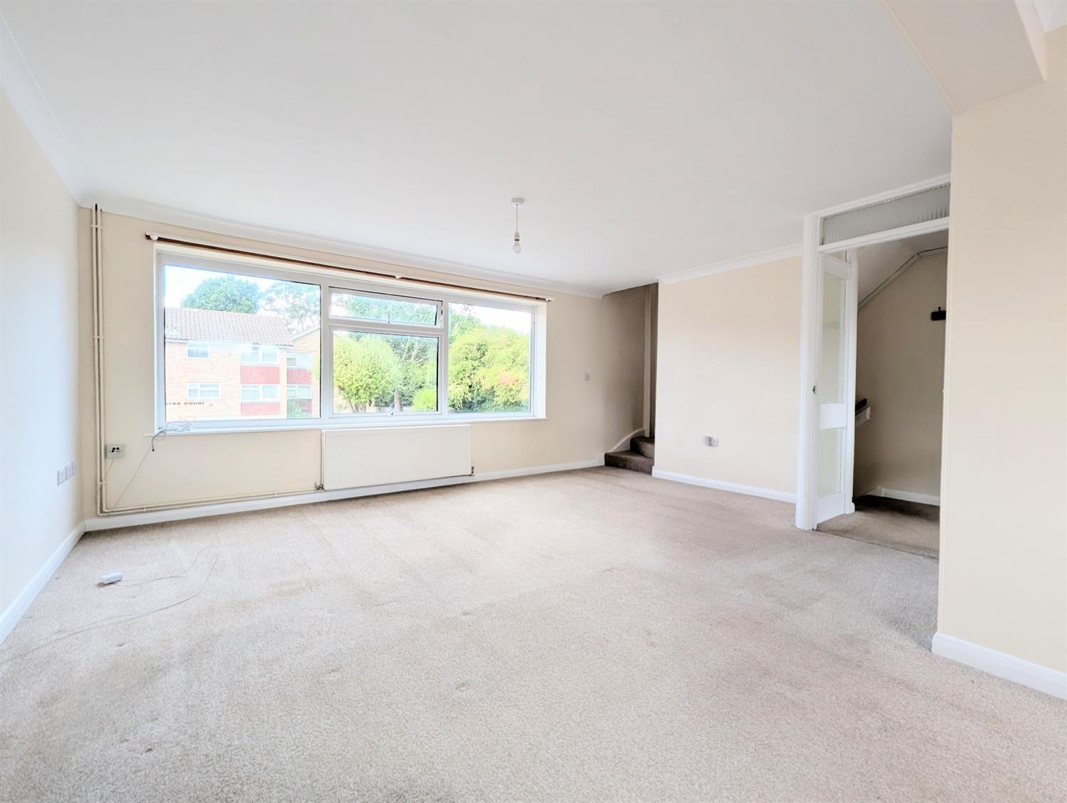 Flat York Close in Horsham