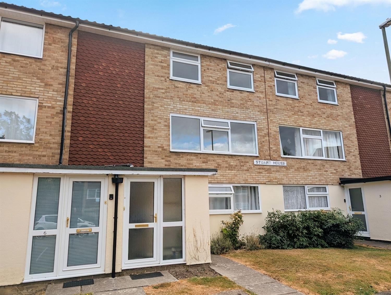 Flat York Close in Horsham