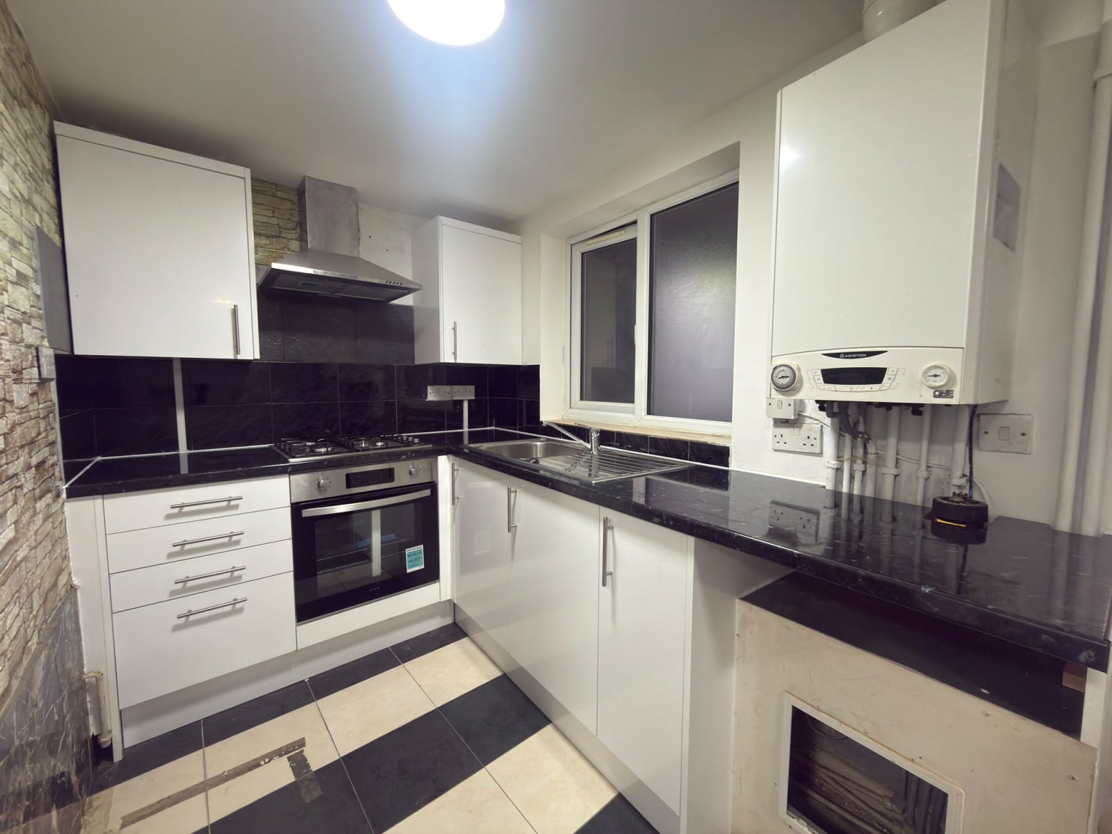Flat Glebe Crescent in Chelmsford