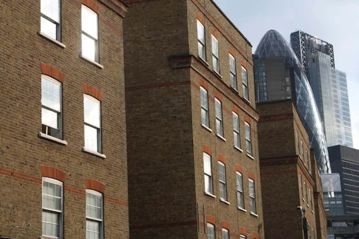 Flat Old Castle Street in Greater London