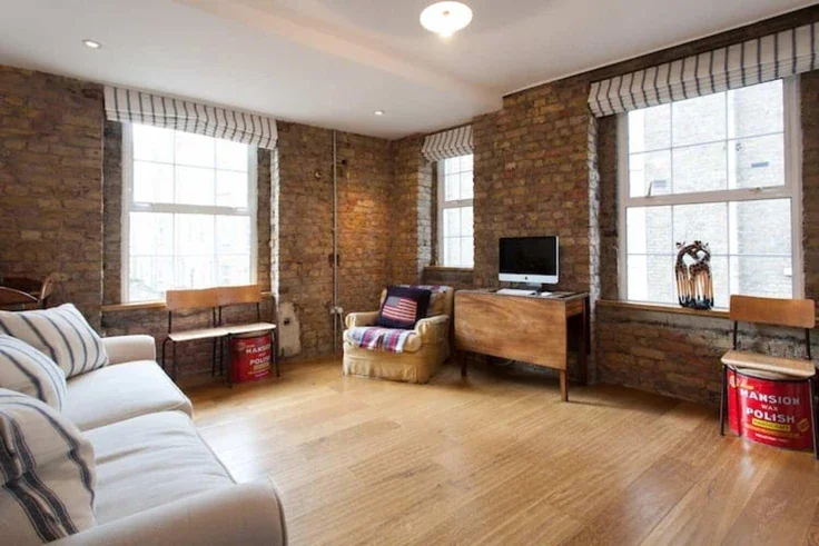 Flat Old Castle Street in Greater London