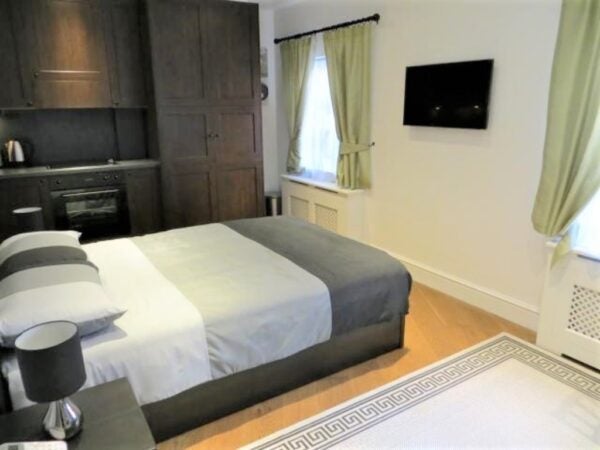 Flat Parfrey Street in Greater London