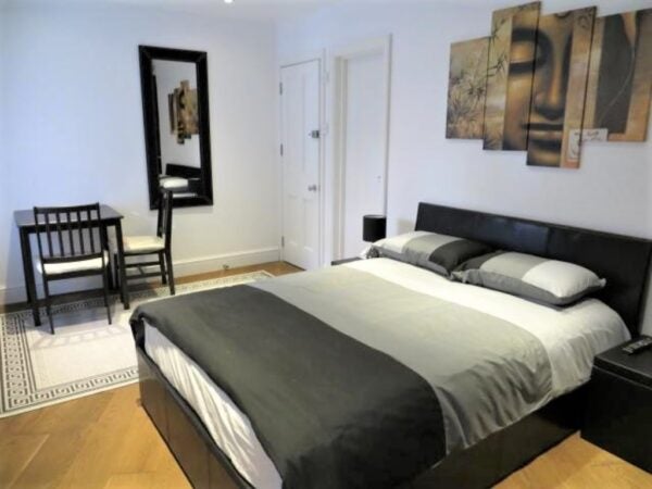Flat Parfrey Street in Greater London