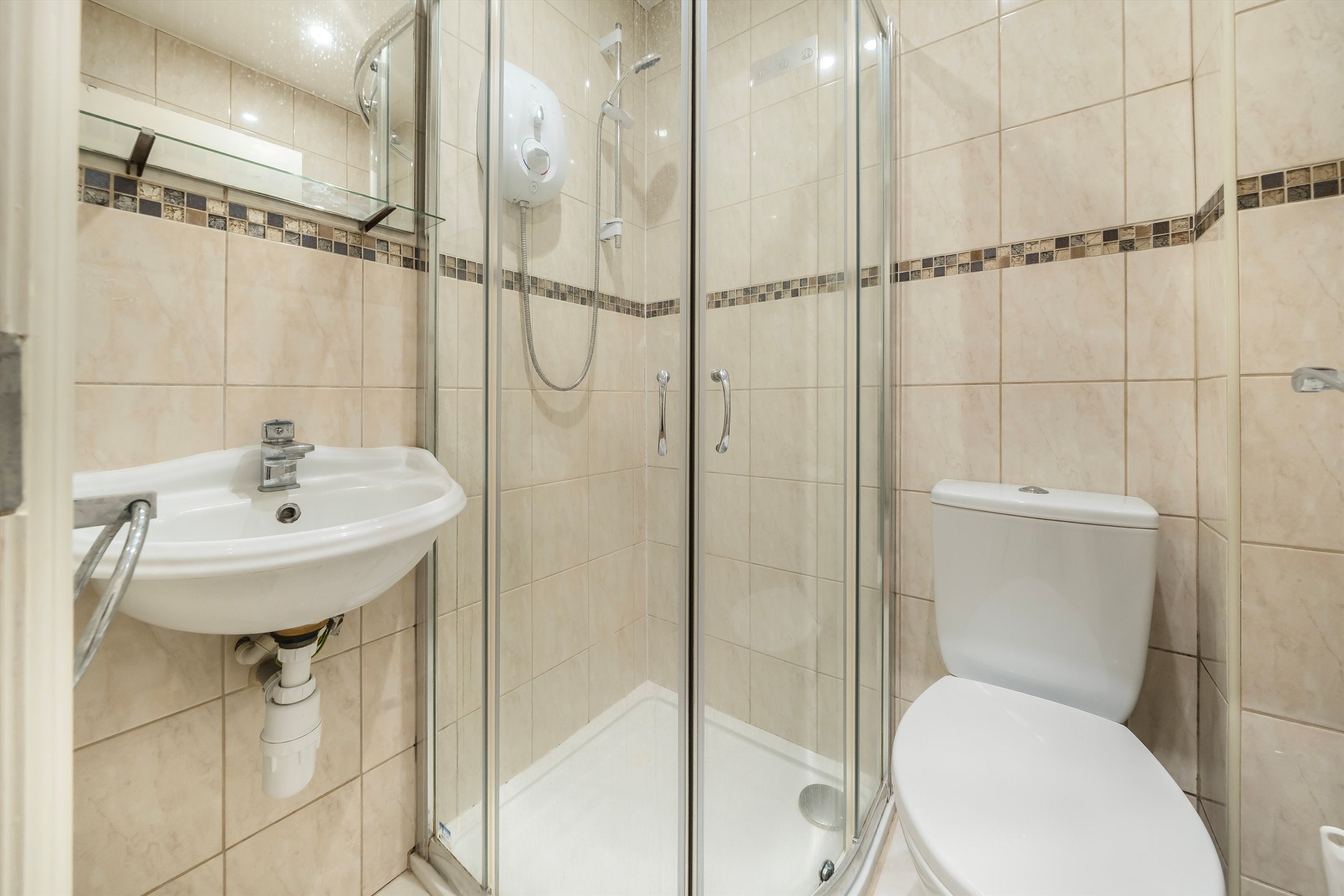 Flat Lydford Road in Greater London