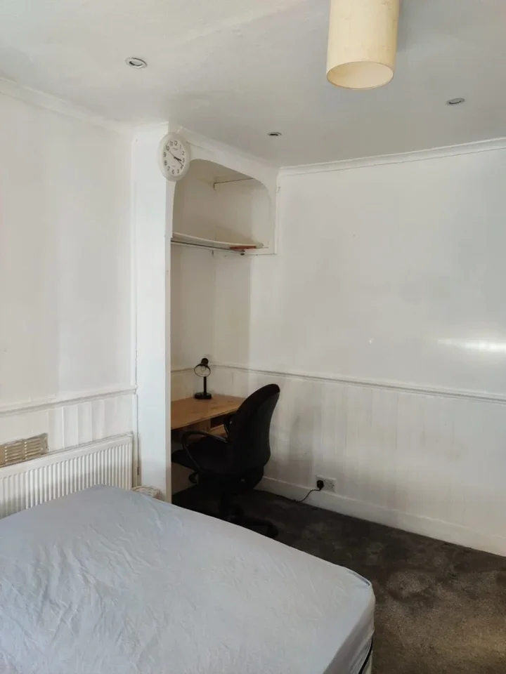 Room Shirley Gardens in Greater London