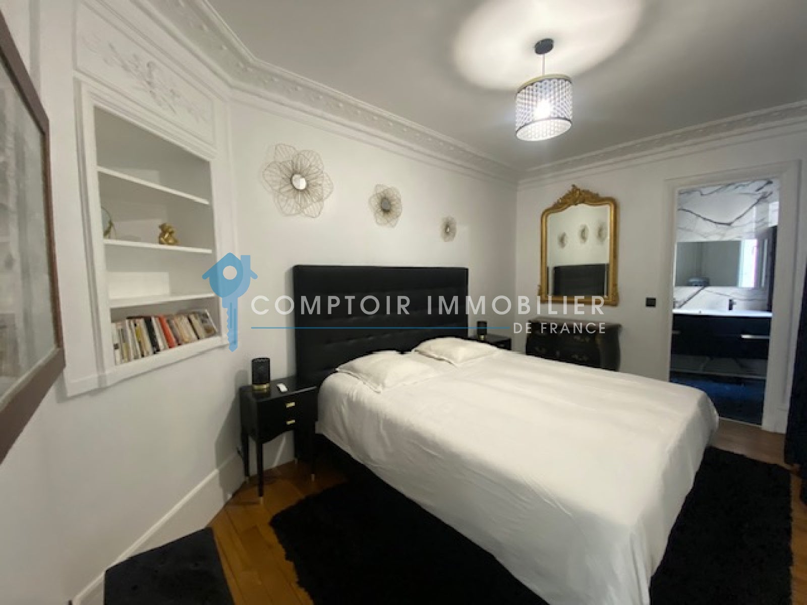 Flat Rue Sainte-Croix de la Bretonnerie in Paris